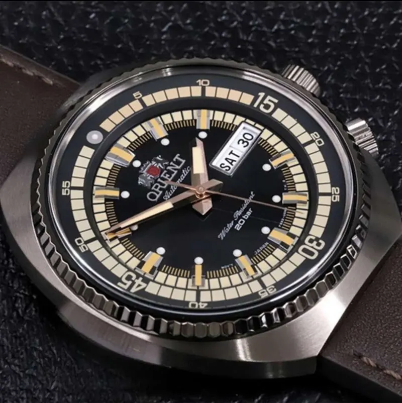 Orient Neo Classic Sports automático japonés 44 mm, calibre F6922 y 200 m