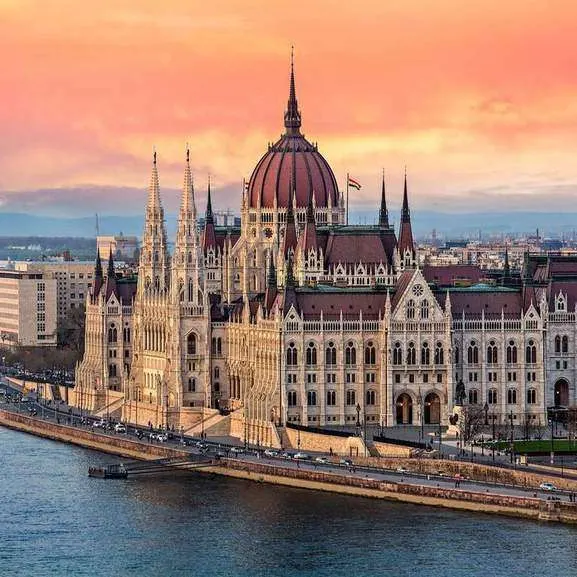 ¡4 DÍAS en BUDAPEST! VUELOS + HOTEL + DESAYUNO por solo 109€ (nov) Salidas desde Madrid
