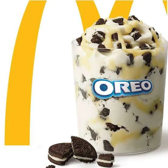 Elige entre Mini McFlurry@ (Oreo o Kit Kat) o Sundae (Chocolate, Caramelo o Chocolate Blanco)